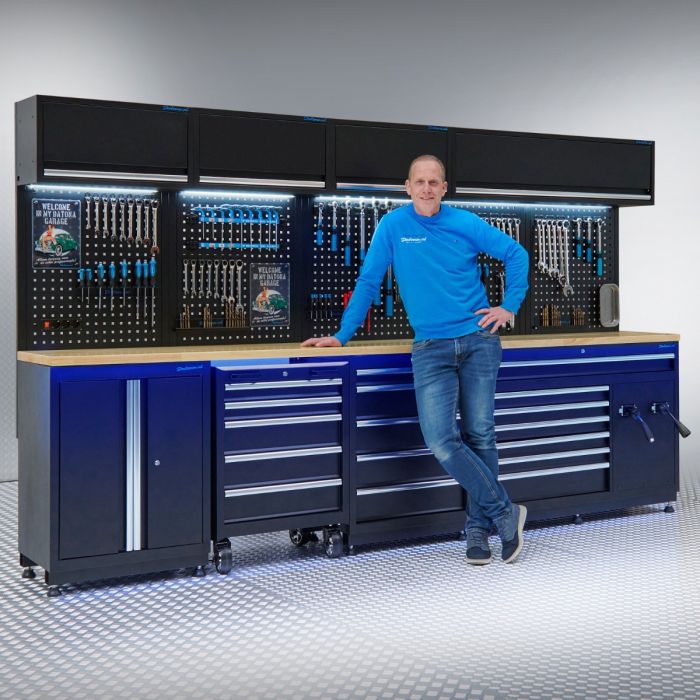 Werkstatteinrichtung PREMIUM mit Eichen-Arbeitsplatte und extra breiten Schubladen – 340 cm lang