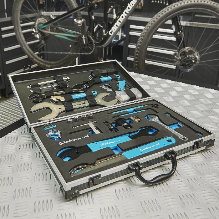 21- teiliges Fahrradwerkzeug- Set im Koffer